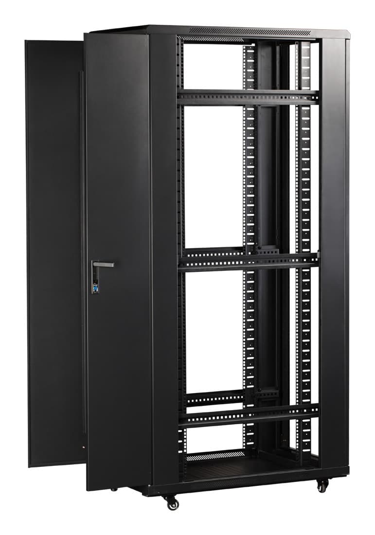 Шкаф коммутационный Lanmaster (TWT-CBB-22U-6X6-G1) напольный 22U 600x600мм пер.дв.стекл задн.дв.спл.стал.лист 2-хст. 2 бок.пан. 800кг черный IP20 - фото 1