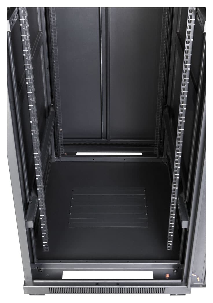 Шкаф коммутационный Lanmaster (TWT-CBB-18U-6X10-G1) напольный 18U 600x1000мм пер.дв.стекл 2 бок.пан. металл 800кг черный 62кг 988мм IP20 металл - фото 2