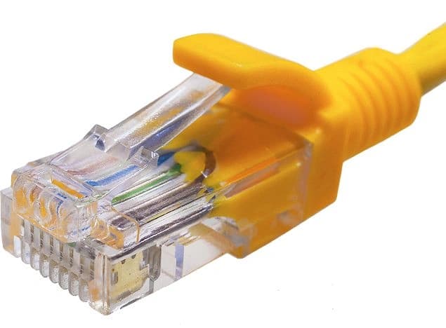 Патч-корд Suprlan 10-0161 UTP RJ-45 вил.-вилка RJ-45 кат.5E 0.5м желтый LSZH 26AWG - фото 1